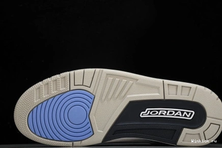 3 WHITE RETRO AIR JORDAN “UNC” 0823